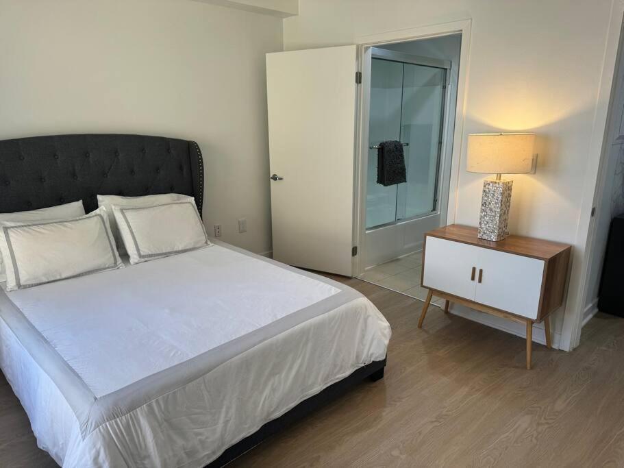 The Carlton - Modern-Lux 2 Master Suites-Secure Bldg & Parking- 5 Blks To Ocean Ave Лос-Анджелес Экстерьер фото