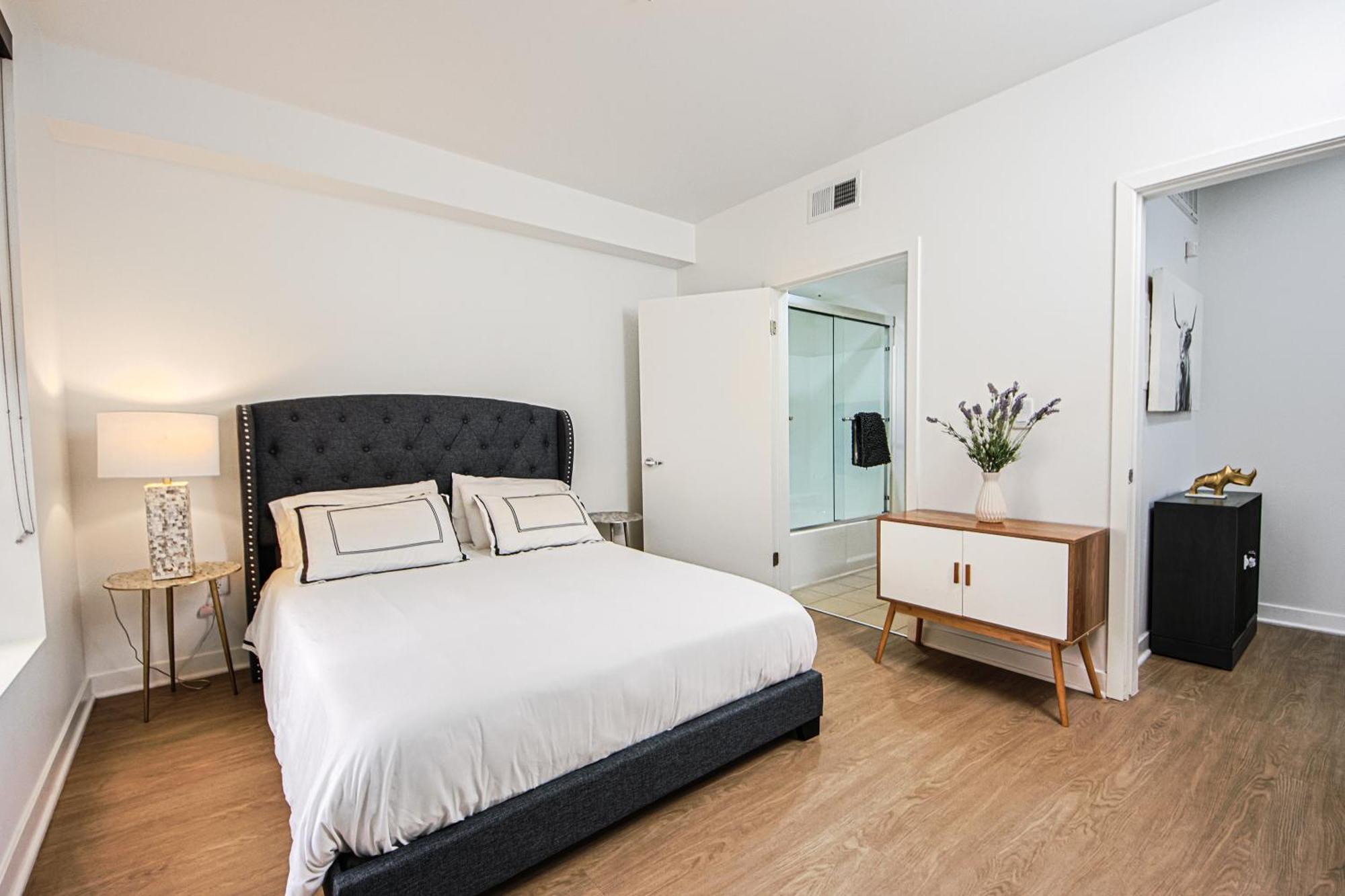 The Carlton - Modern-Lux 2 Master Suites-Secure Bldg & Parking- 5 Blks To Ocean Ave Лос-Анджелес Экстерьер фото